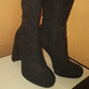 Size 7 faux suede knee boots
